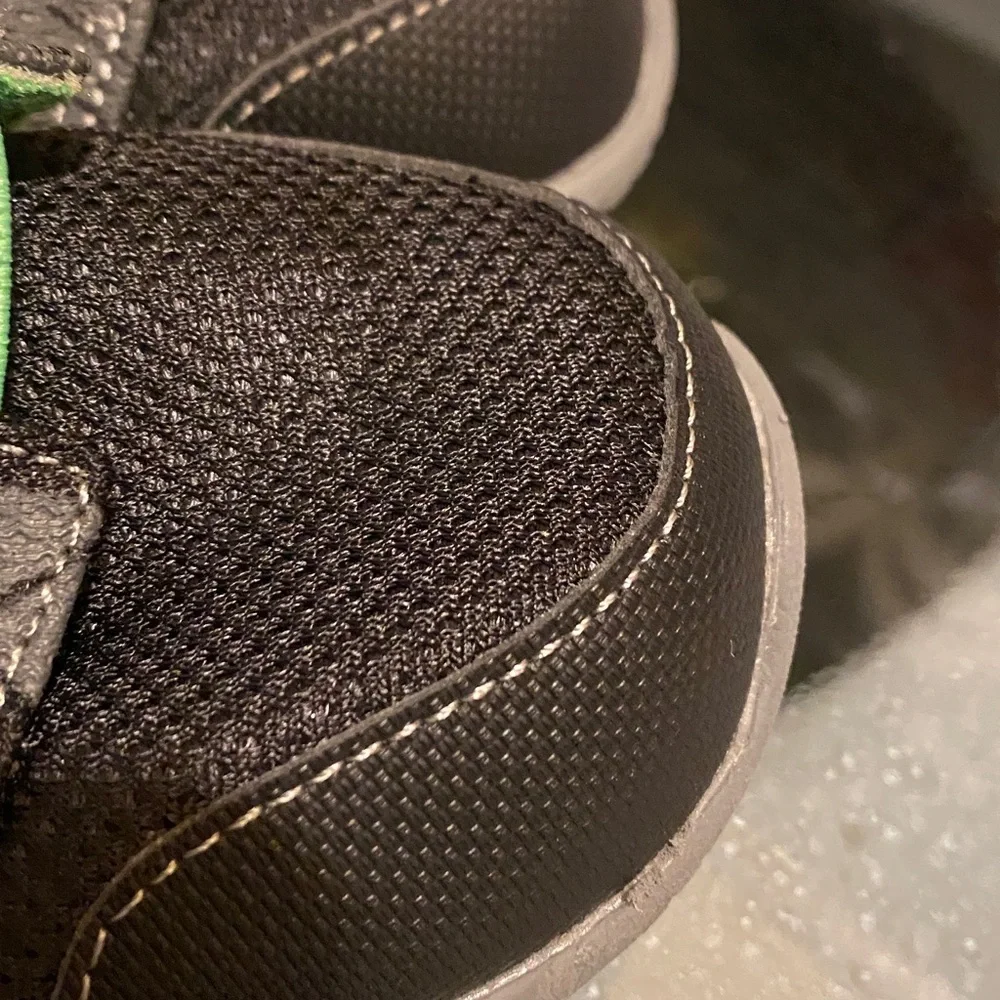 New See Kai Run Black and Green  boys Sneakers  12 - Picture 2 of 7